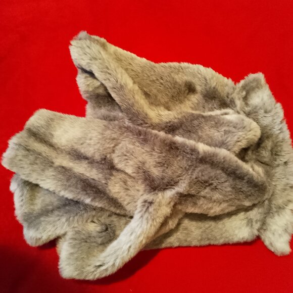 Women's Furry Coat Jacket - Picture 4 of 8